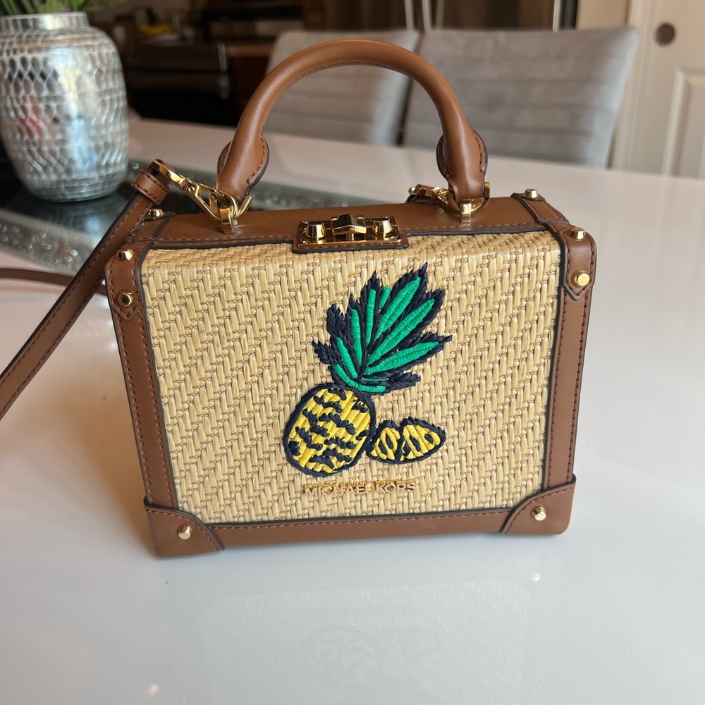 Authentic Michael Michael Kors Island Escape Theodora Md Cross Body Bag